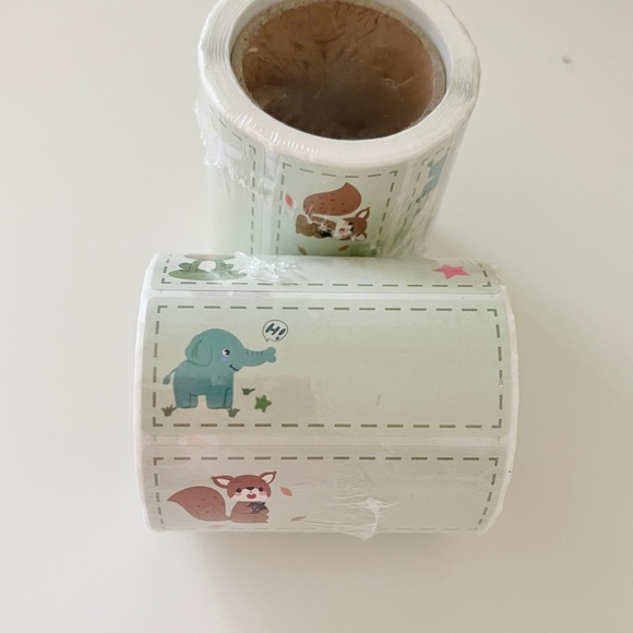 250 Kids Name Stickers - Picture 2 of 3